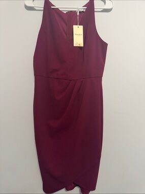 Women's Sleeveless Sheath Dress in Burgundy